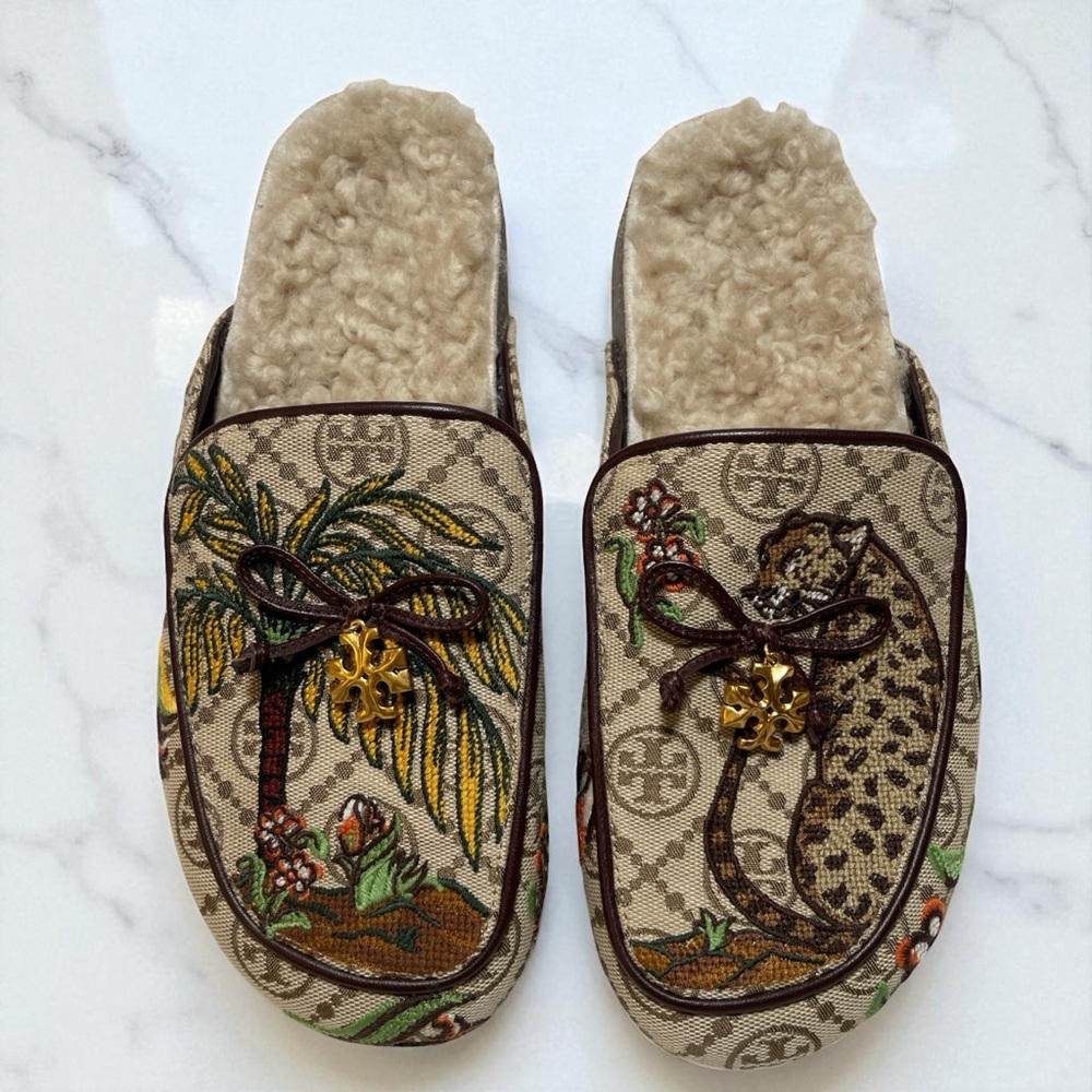 Tory Burch Genuine Shearling Jacquard Needlepoint Mismatched Mules NWOT 🐆 RARE‼️